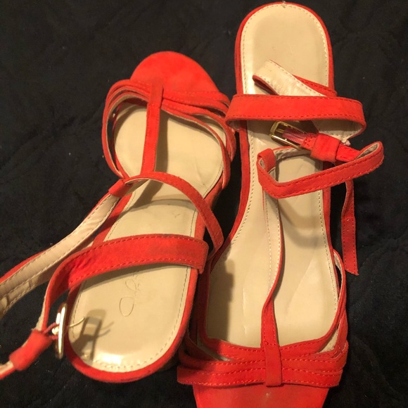 Red strap wedge - Picture 3 of 3
